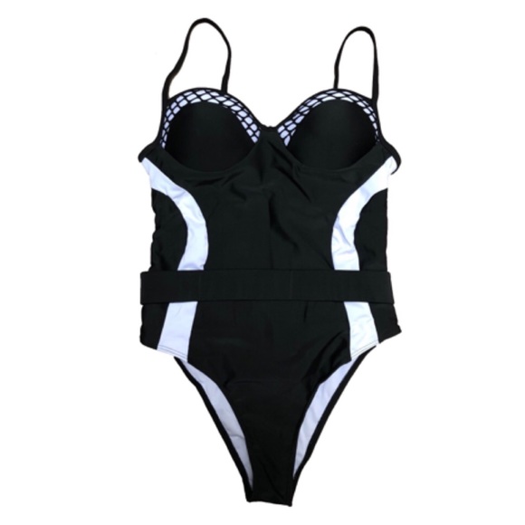 🐠Black and White Belted One Piece Swim Suit - Picture 3 of 8